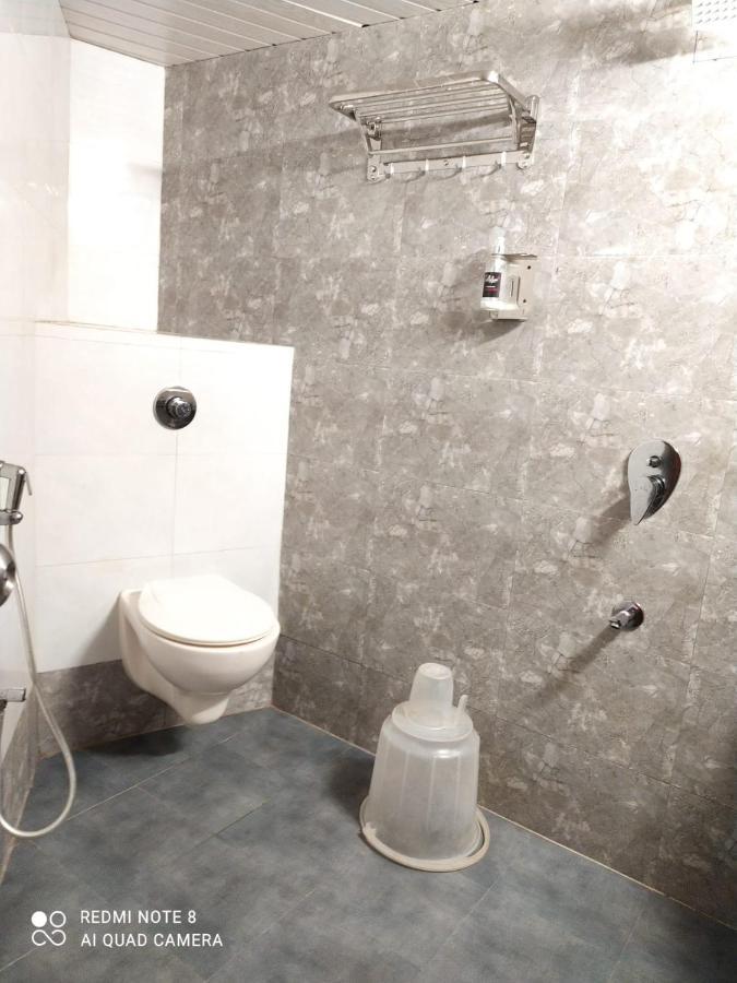 U Life Hotel Mumbai Exteriör bild