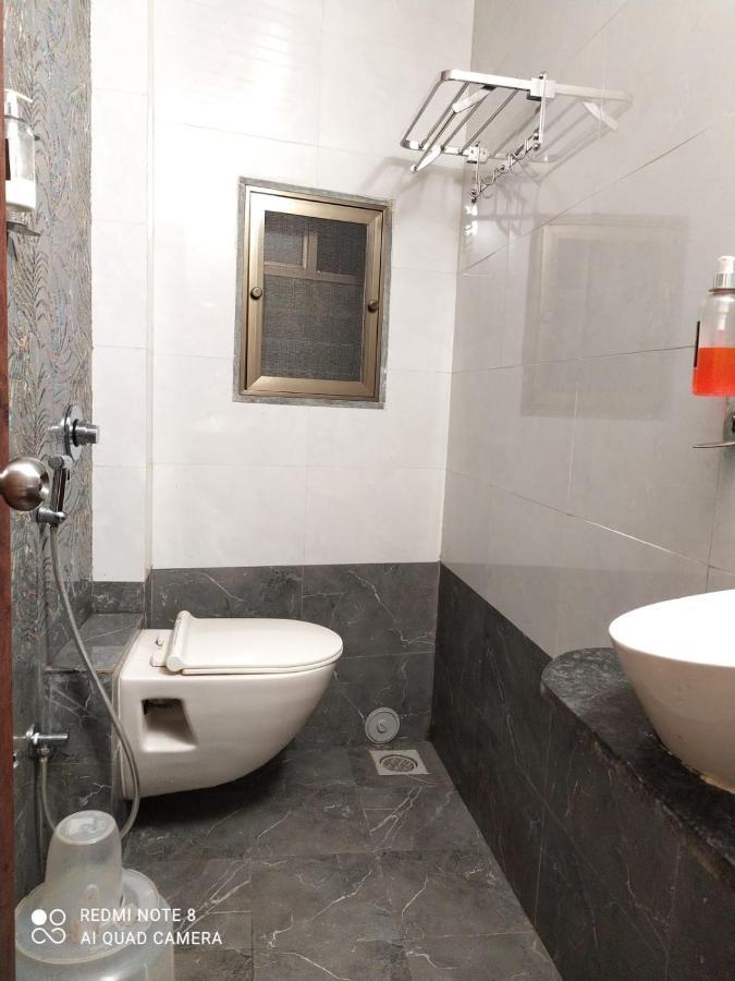 U Life Hotel Mumbai Exteriör bild